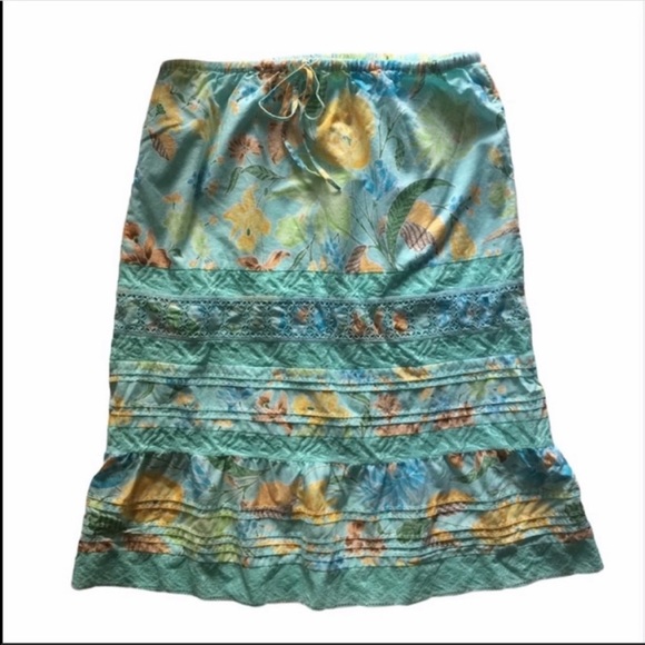 Banana Republic Dresses & Skirts - Banana Republic floral tropical print skirt size 6
